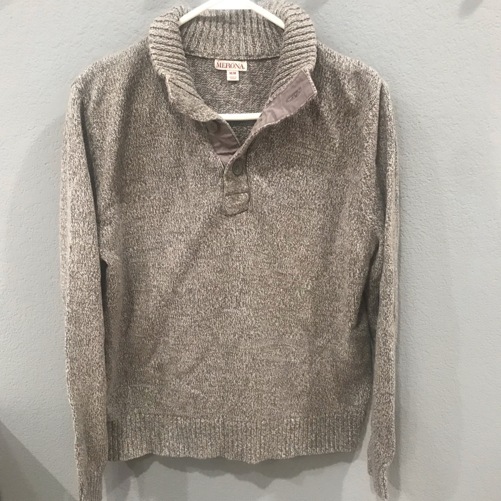 Men’s knitted sweater